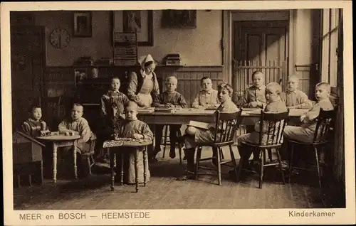 Ak Heemstede Nordholland Niederlande, Meer en Bosch, Kinderkamer, Kindergruppe mit Schwester