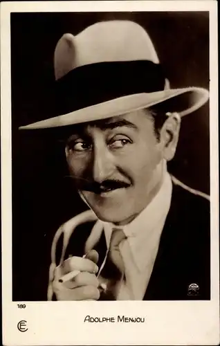 Ak Schauspieler Adolphe Menjou, Portrait mit Hut