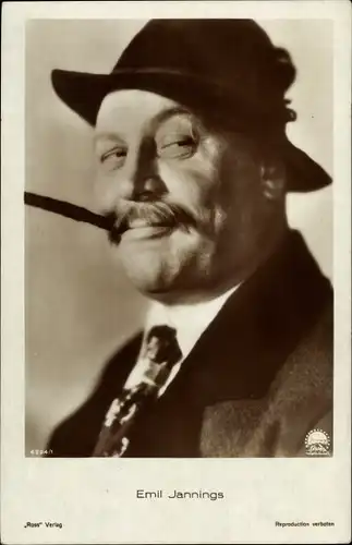 Ak Schauspieler Emil Jannings Zigarre rauchend, Ross Verlag