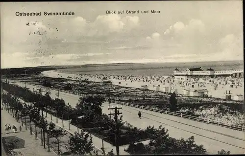 Ak Świnoujście Swinemünde Pommern, Blick auf Strand und Meer