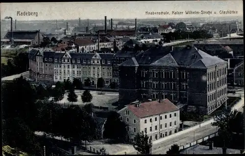 Ak Radeberg im Kreis Bautzen Sachsen, Knabenschule, Kaiser Wilhelm Straße, Glashütten