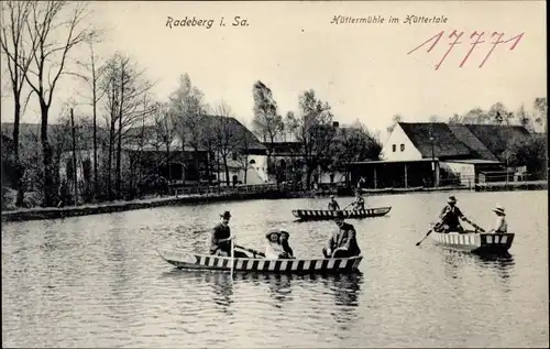 Ak Radeberg in Sachsen, Teichpartie a. d. Hüttermühle, drei Ruderboote im Wasser