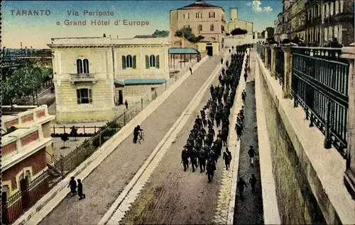 Ak Tarent Taranto Puglia, Via Peripato, Grand Hotel d'Europe, Parade