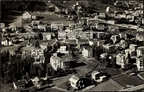 Ak Davos Kanton Graubünden, Luftbild vom Ort