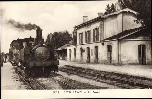 Ak Lesparre Médoc Gironde, La Gare, Dampflok, Bahnhof, Gleisseite