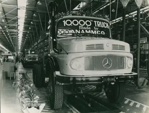 Foto LKW, Nutzfahrzeugwerk der Ananmco, Nigeria, Mercedes Benz Lastwagen