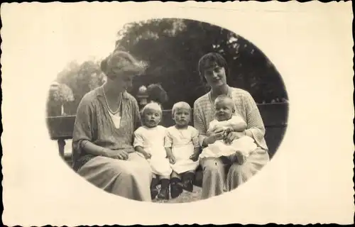 Foto Ak Erbprinzessin Margarete v. Hohenz. Sigmaringen, Mädi, Mimi, Prinzessin Alix, Karl Anton 1922