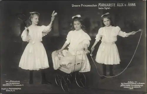 Ak Prinzessinnen Margarete, Alix und Anna von Sachsen, Kinderwagen, Springseil