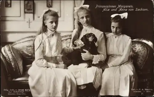 Ak Prinzessinnen Margarete, Alix und Anna von Sachsen, Portrait mit Dackel