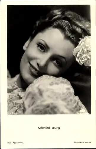 Ak Schauspielerin Monika Burg, Portrait