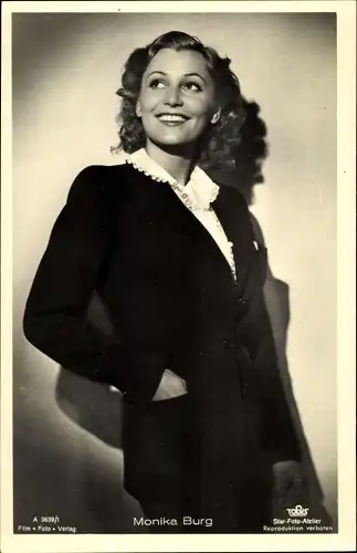 Ak Schauspielerin Monika Burg, Portrait