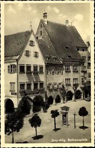 Ak Isny im Allgäu, Rathausplatz, Litfasssäule