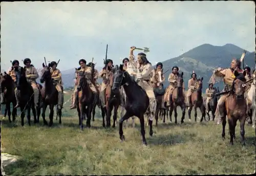 Ak Schauspieler Pierre Brice als Winnetou, Filmszene aus dem 2. Teil, Indianer, Assiniboins