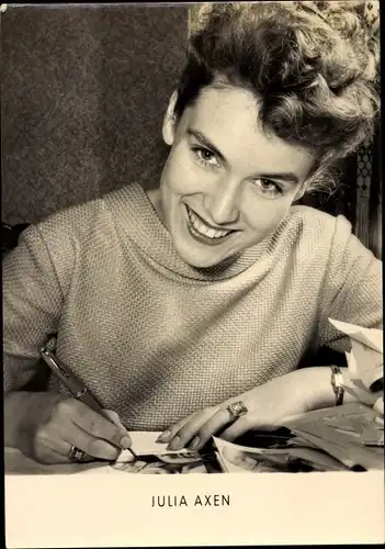 Ak Schauspielerin Julia Axen, Portrait