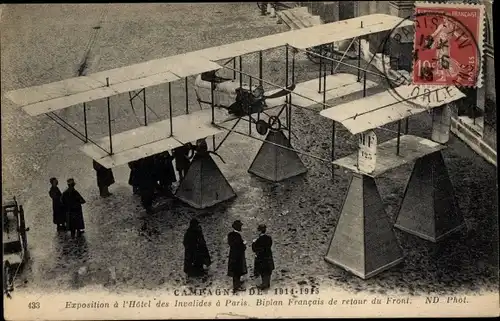 Ak Campagne de 1914, Exposition à l'Hôtel des Invalides à Paris, Biplan
