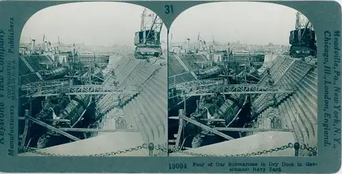 Stereo Foto Submarines in dry dock in Government Navy Yard, I WK