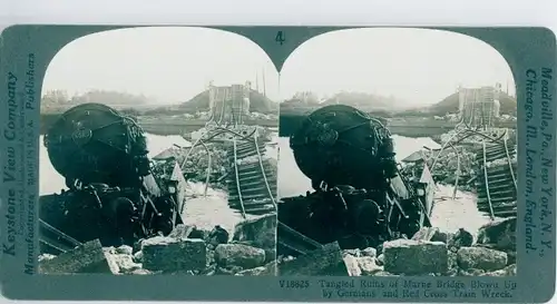 Stereo Foto Tangled ruins of Marne bridge blown up by Germans an train wreck, I WK