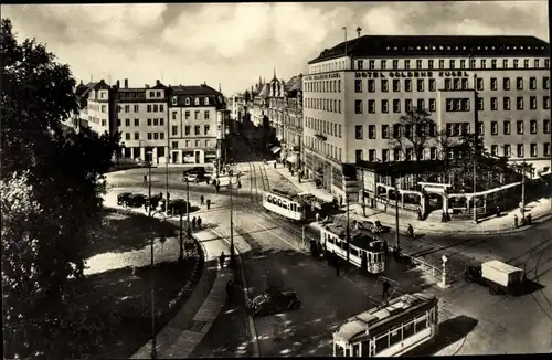 Ak Halle a. d. Saale, Hotel Goldene Kugel, Kreuzung, Straßenbahnen