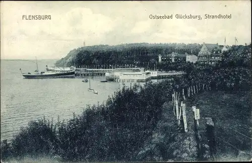 Ak Glücksburg an der Ostsee, Strandhotel, Steg am Wasser, Boote