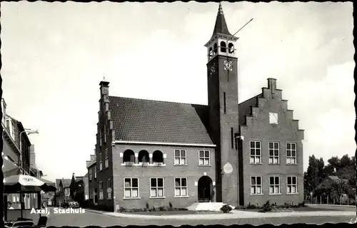 Ak Axel Zeeland, Stadhuis