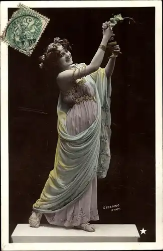 Ak Portrait einer Frau in altgriechischer Kleidung