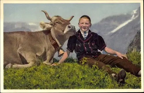 Ak Sennerbueb von Selden im Gasterntal, Junge mit Kuh, Schweizerische Tracht