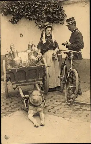 Ak Laitiere flamande, Milchmädchen, Polizist, Hundewagen