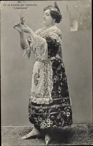 Ak Frau in spanischer Tracht, En la huerta da Valencia, Liauraora