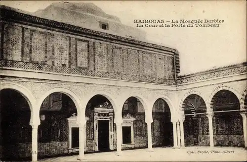 Ak Kairouan Tunesien, La Mosquée Barbier, La Cour et la Porte du Tombeau