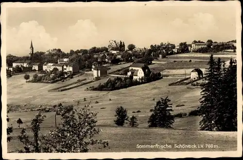 Ak Schöneck im Vogtland Sachsen, Blick auf den Ort mit Umgebung