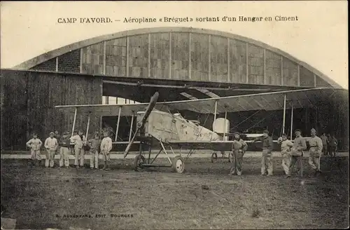 Ak Avord Cher, Camp d'Avord, Aeroplane Breguet sortant d'un Hangar en Ciment