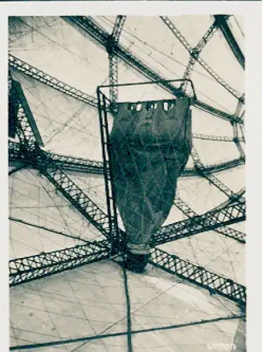 Sammelbild Zeppelin Weltfahrten Nr. 58 Nachkriegs-Luftschiffe, Ballasthose in der "Bodensee"