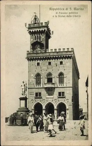 Ak San Marino, Il Palazzo pubblico e la statua della Liberta