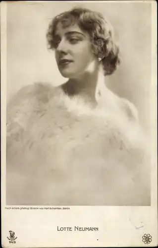 Ak Schauspielerin Lotte Neumann, Portrait, Pelz