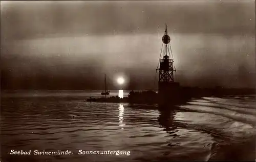 Ak Świnoujście Swinemünde Pommern, Sonnenuntergang, Turm