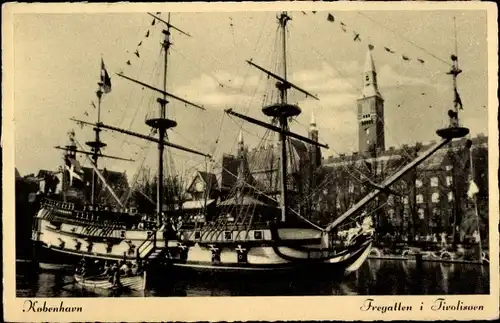 Ak København Kopenhagen Dänemark, Fregatten i Tivolisoen