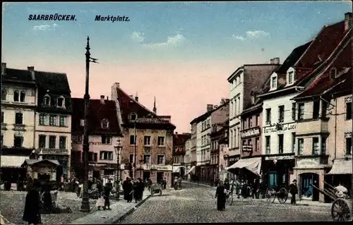 Ak Saarbrücken im Saarland, Blick auf den Marktplatz
