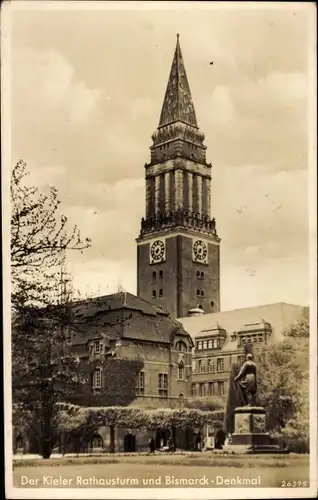 Ak Kiel, Rathaus mit Bismarck-Denkmal