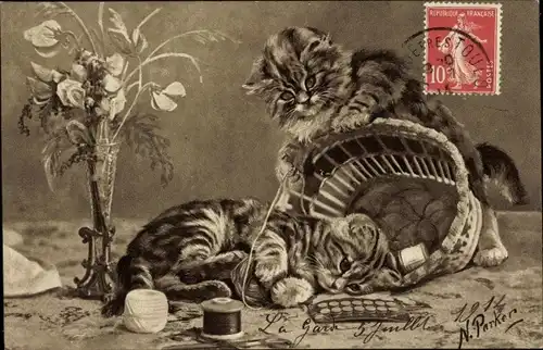 Künstler Ak Parker, N., Zwei spielende junge Katzen, Garn, Schere, Nähkorb