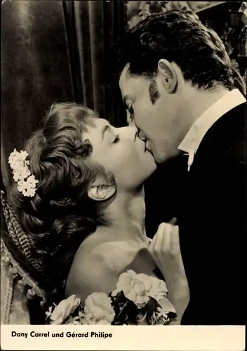 Ak Schauspielerin Dany Carrel, Schauspieler Gérard Philipe, Portrait, Kuss