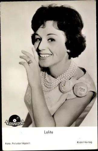 Ak Sängerin Lolita, Portrait