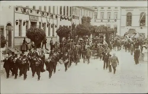 Foto Ak Triptis in Thüringen, Festzug, Straßenschmuck