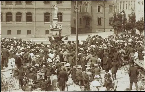 Foto Ak Triptis in Thüringen, Festakt, Denkmal, Menschenmenge