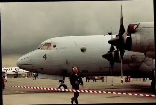 Foto Passagierflugzeuge am Boden