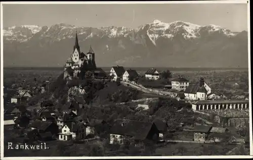 Ak Rankweil in Vorarlberg, Ortsansicht vor Gebirgspanorama