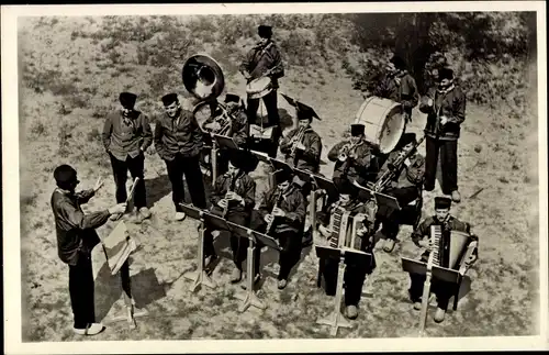 Ak KRO Hilversum, De Bietenbouwers, Orchester, Musikinstrumente