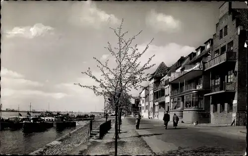 Ak Emmerich am Niederrhein, Rheinpromenade