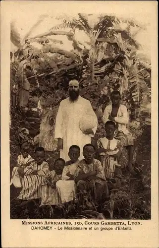 Ak Dahomey Benin, Missions Africaines, Le Missionaire et un groupe d'Enfants