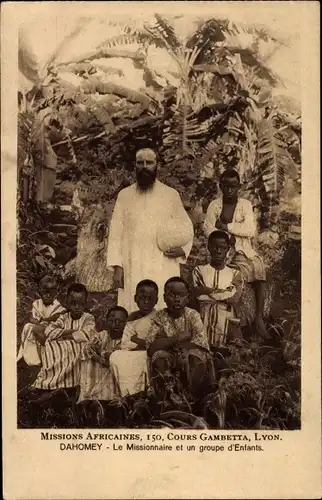 Ak Dahomey Benin, Missions Africaines, Le Missionaire et un groupe d'Enfants