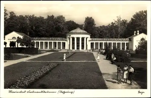 Ak Mariánské Lázně Marienbad Region Karlsbad, Ferdinand-Brunnen